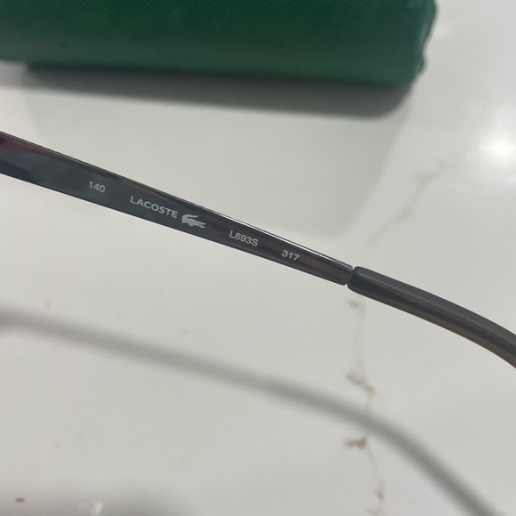 Lacoste sunglasses - Picture 3 of 4